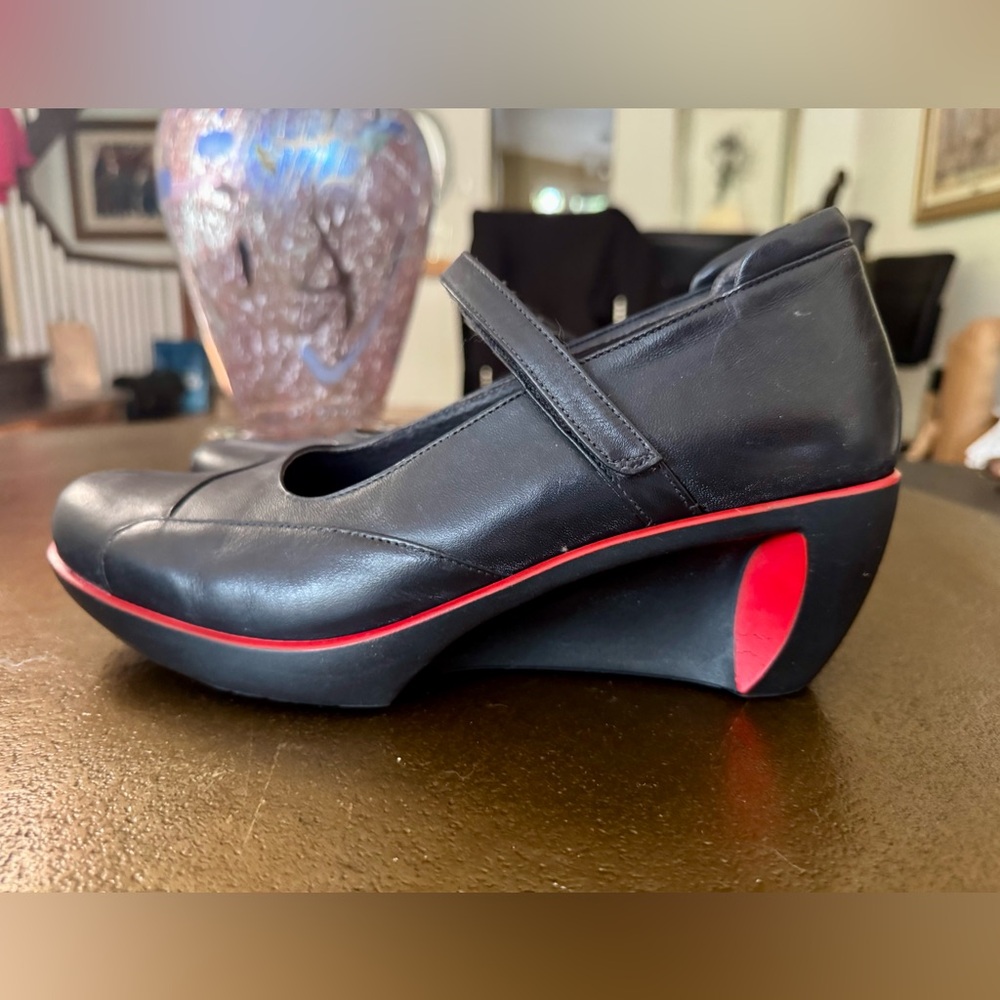 Naot Mary Jane Wedge Shoes Black Leather with Red Trim Women’s Size 40 or 9
